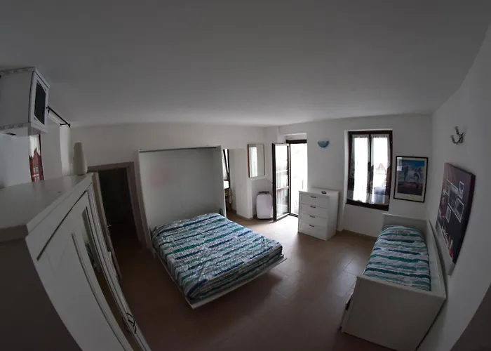 Aurora House. Apartamento Abbadia Lariana