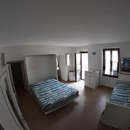 Aurora House. Appartement Abbadia Lariana